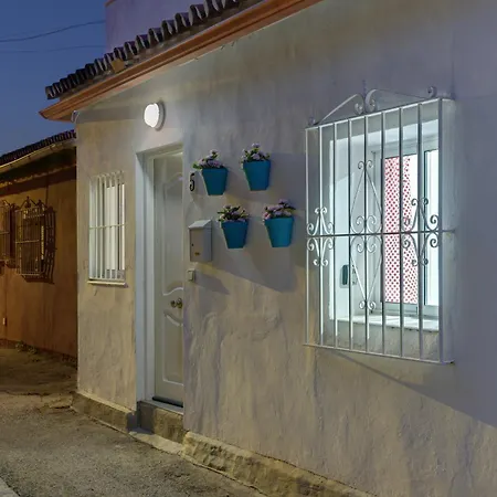 Andalusian By Seric, 15' Walking To The