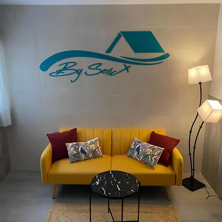 Andalusian By Seric, 15' Walking To The トレモリノス