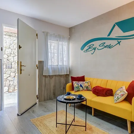 Andalusian By Seric, 15' Walking To The Daire *