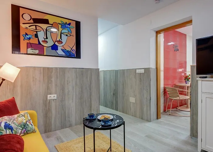 Andalusian By Seric, 15' Walking To The *